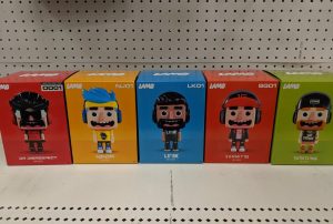 Collectible streamer figures